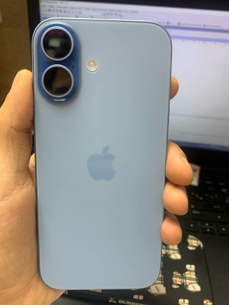 Смартфон iPhone 17