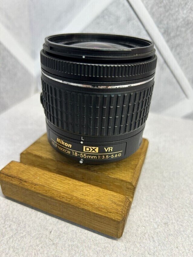 Объектив Nikon 18-55 DX