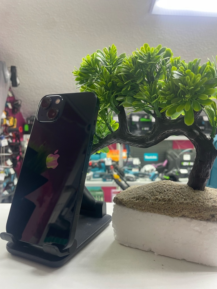 Смартфон iPhone 13 128 Gb