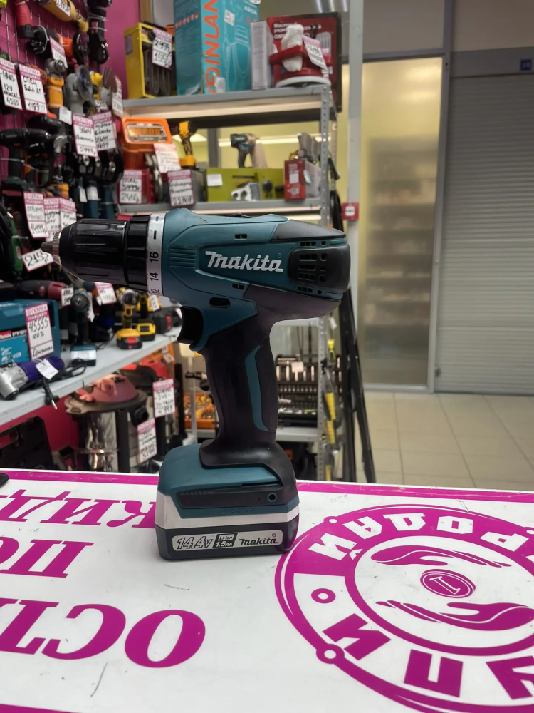 Шуруповерт MAKITA DF247D