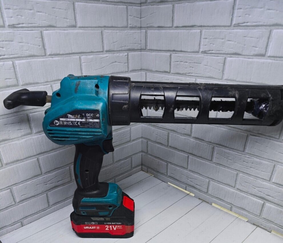 Пистолет монтажный Makita DCG 180