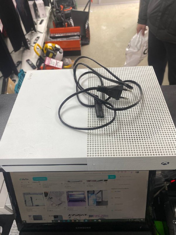 Игровая приставка XBOX ONE S 512gb