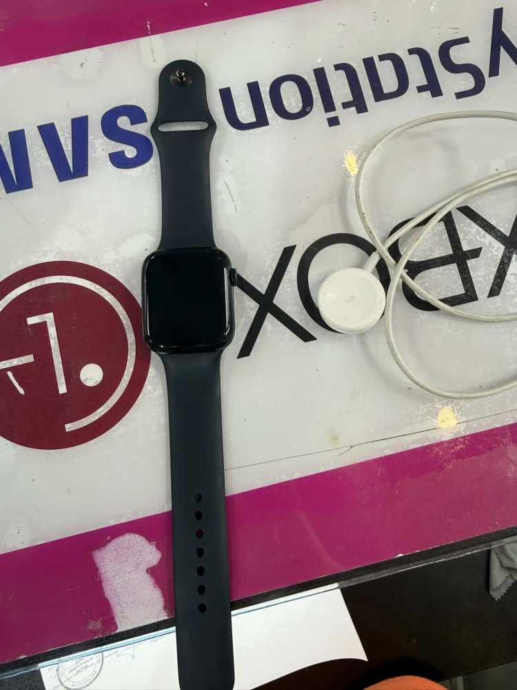 Часы Apple SE 44