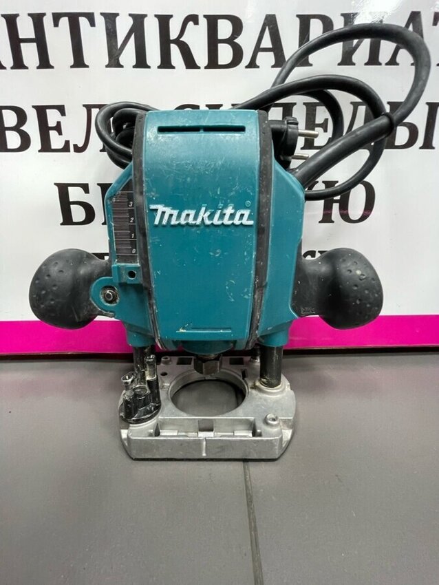 Фрезер Makita RP0900