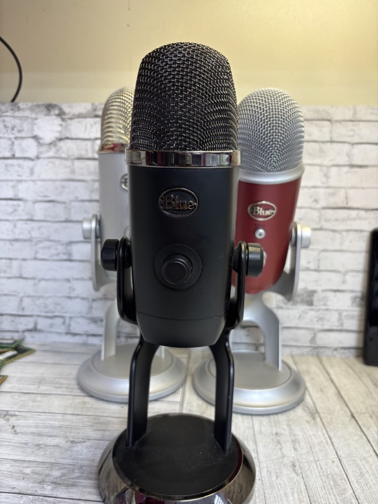 Микрофон Blue Yeti