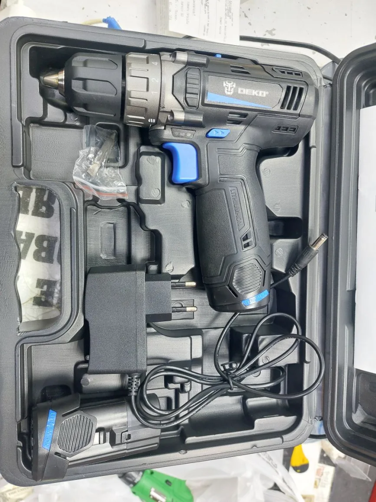 Шуруповерт Deko 12B