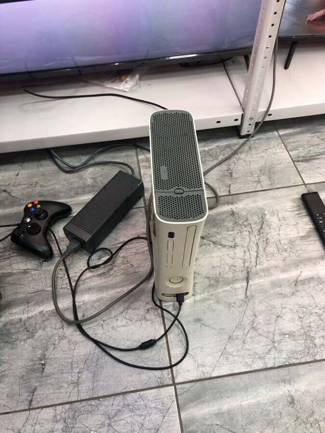 Игровая приставка XBOX 360