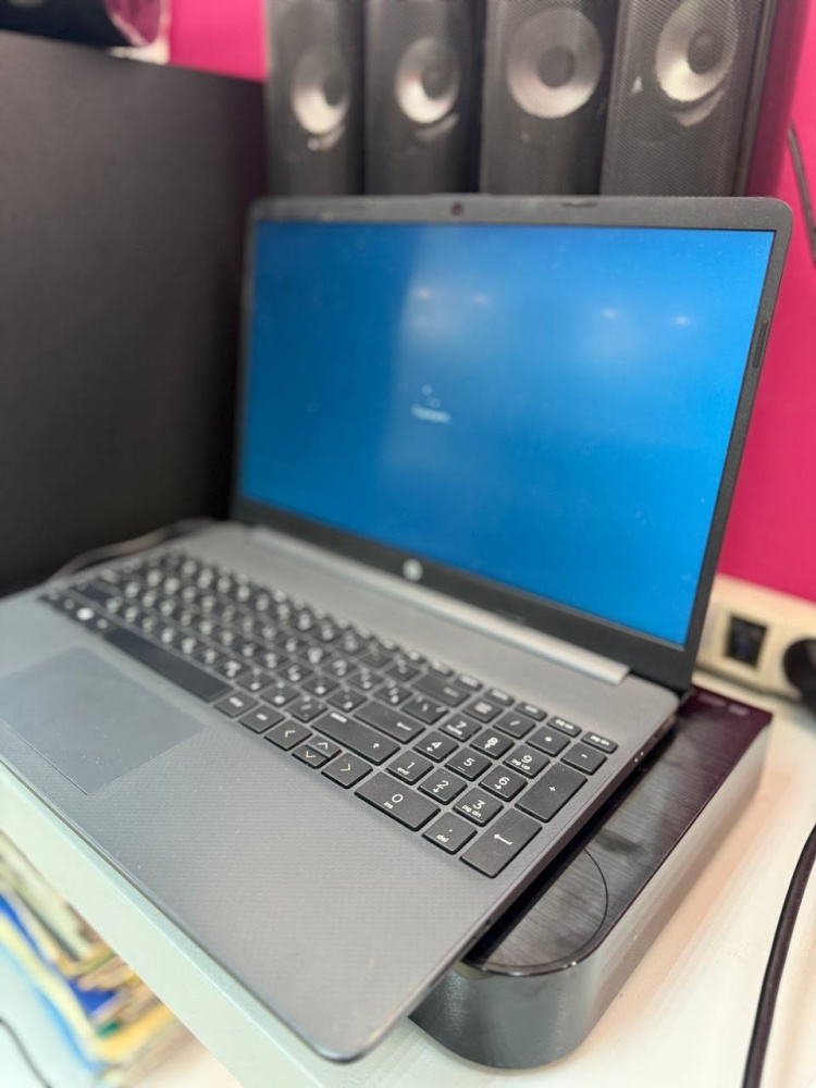 Ноутбук HP 15s-eq1331ur