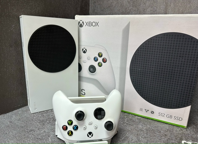 Игровая приставка XBOX Series S