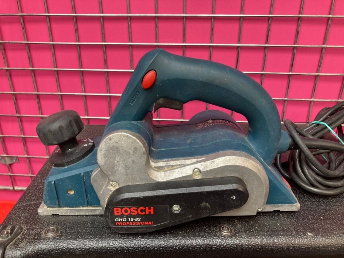 Рубанок Bosch GHO15-82