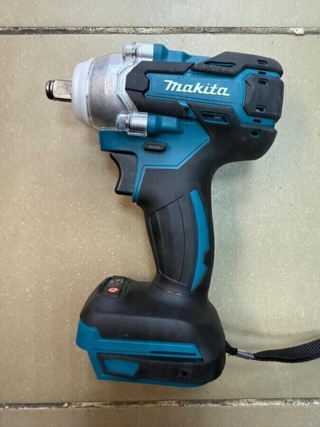 Гайковерт Makita