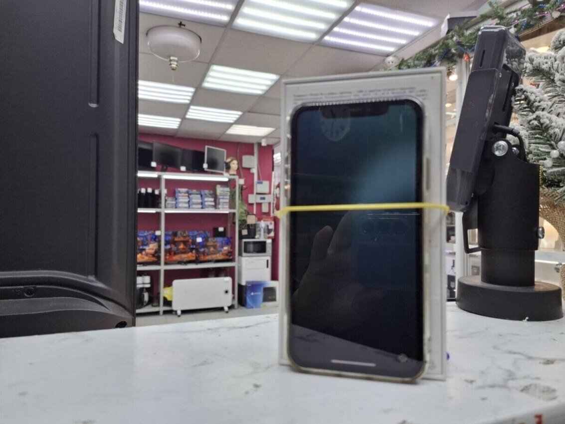 Смартфон iPhone XR 64 Gb