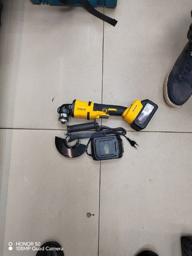 УШМ (Болгарка) DeWALT