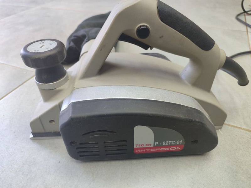 Рубанок Интерскол З-82ТС-01