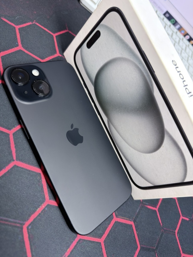Смартфон iPhone 15 256гб