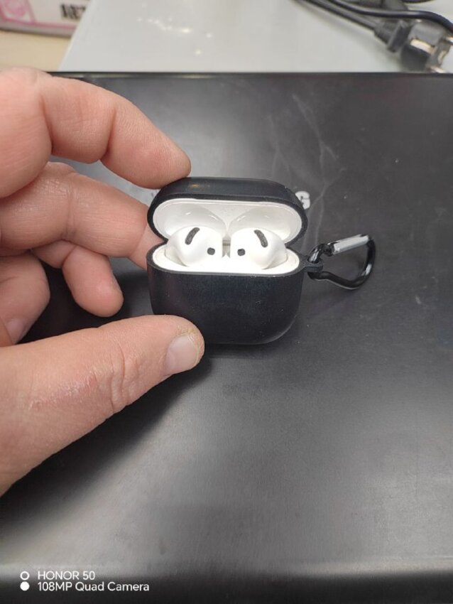 Наушники Airpods 4