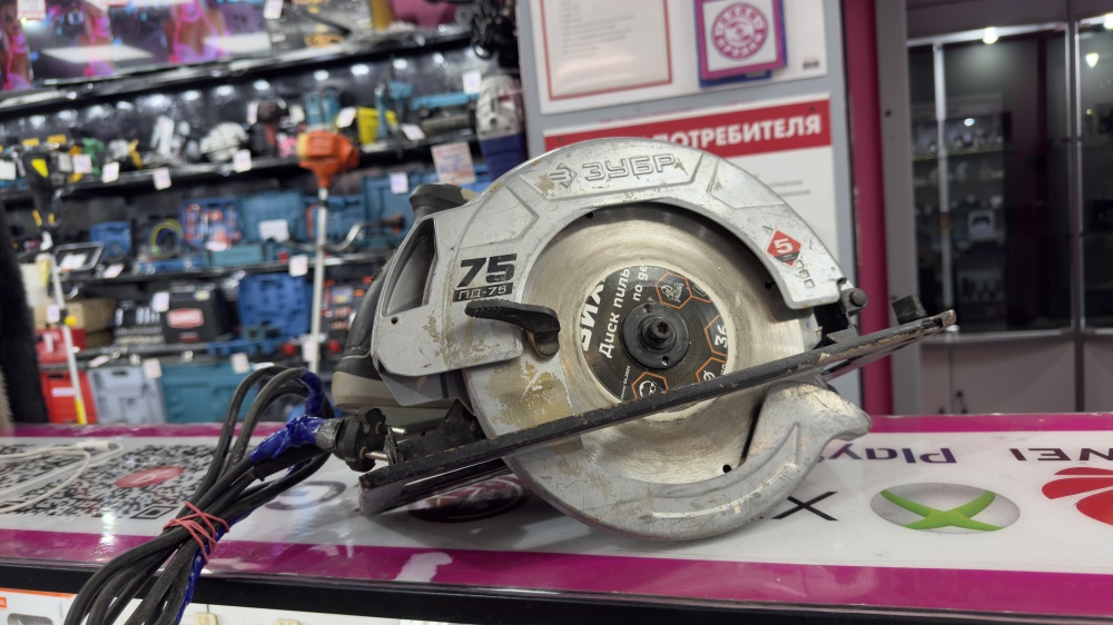 Торцовочная пила  Зубр ЗПД-75