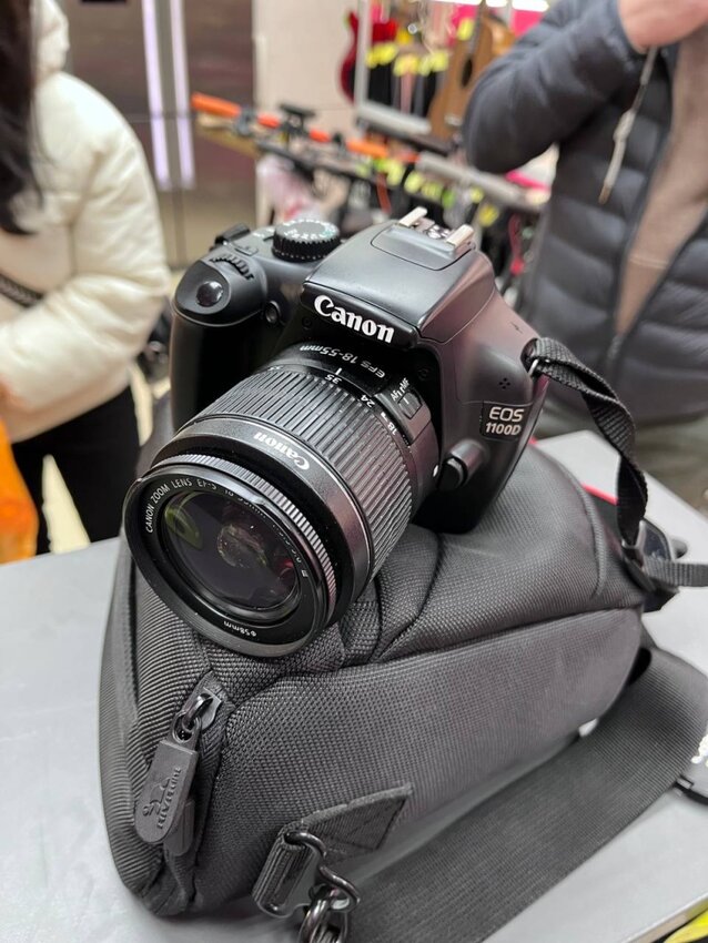 Фотоаппарат Canon EOS1100D