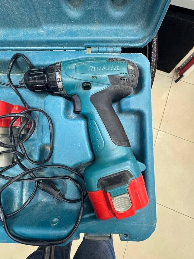 Шуруповерт makita