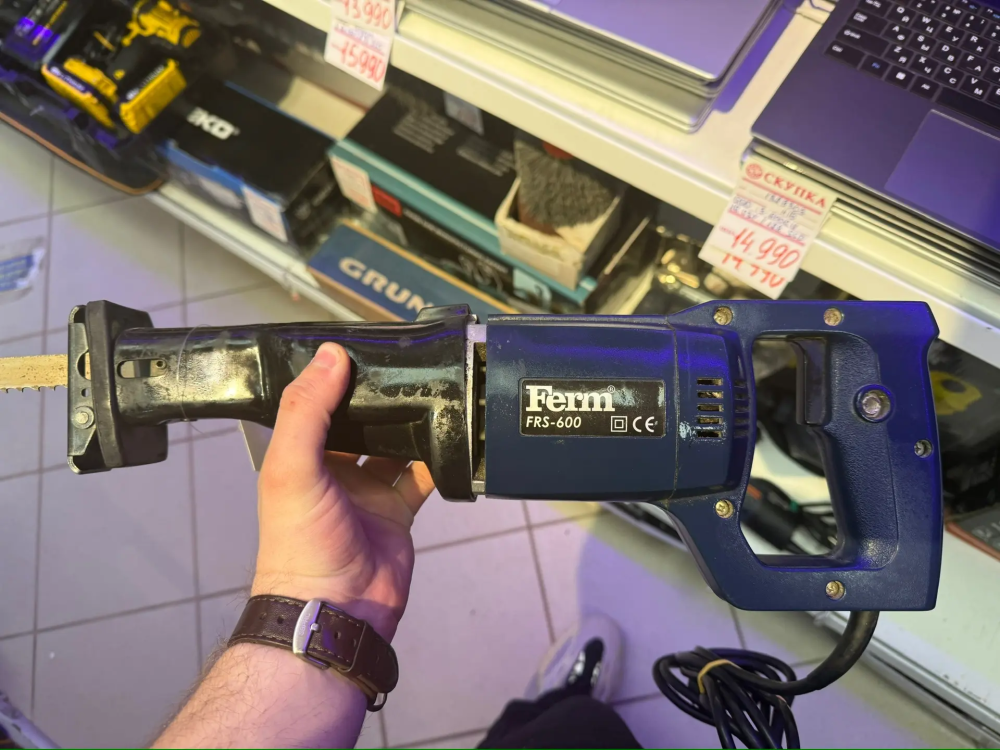 Электроножовка FERM FRS600