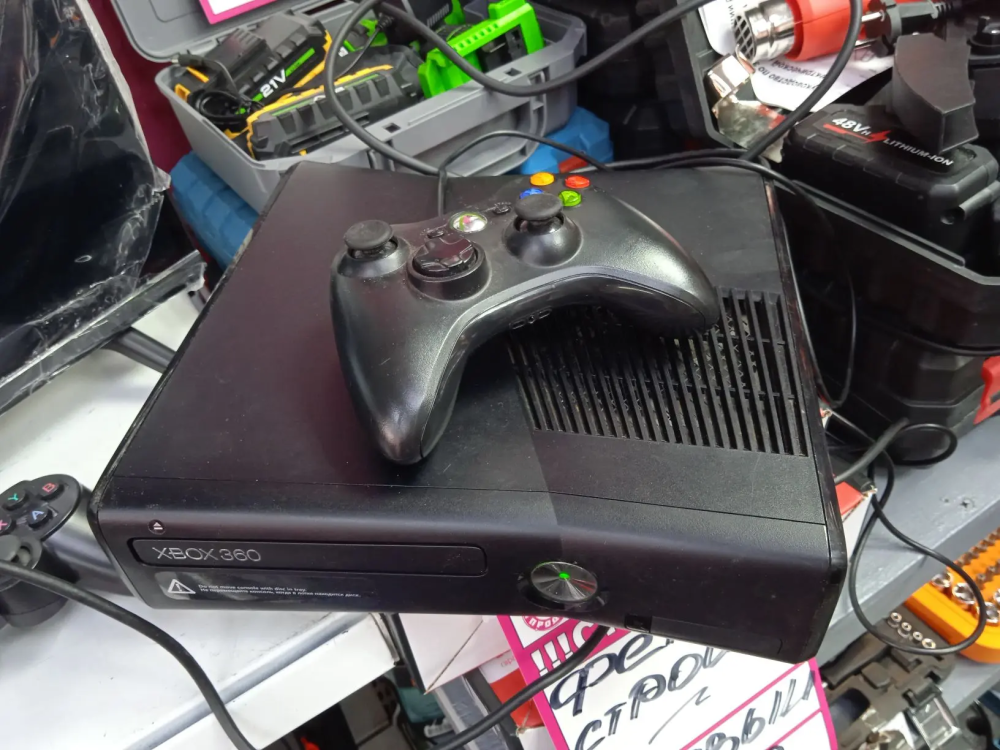 Игровая приставка XBOX 360