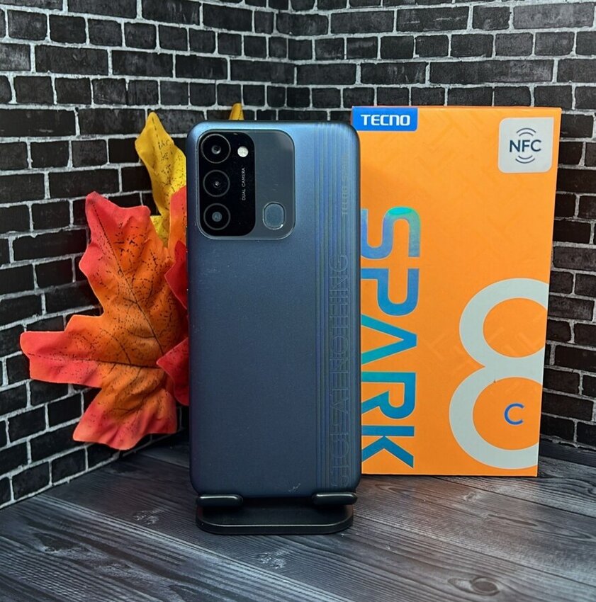 Мобильный телефон Tecno Spark 8C 4\64Гб