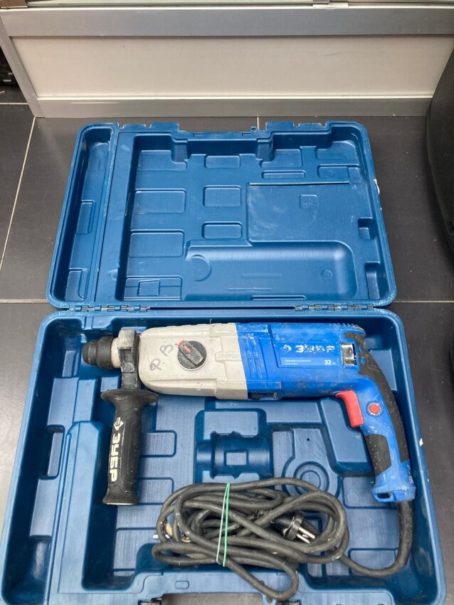 Перфоратор зубр 32 -1100к