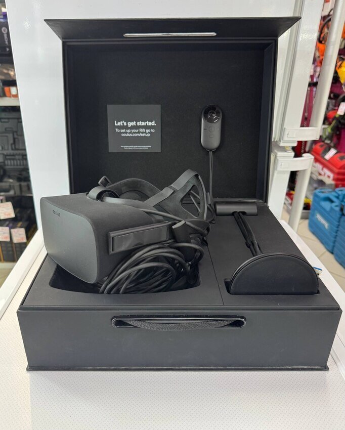 Шлем виртуальной реальности Oculus Rift 1