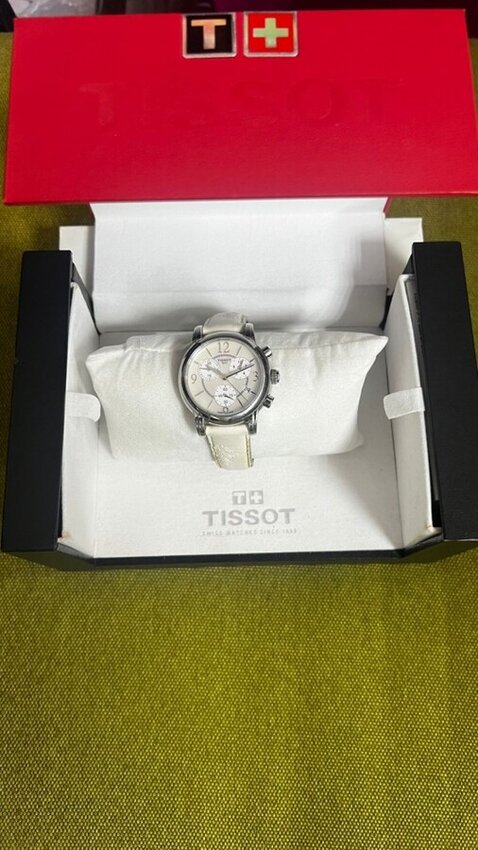 Часы  TISSOT T050.217.17.117.00
