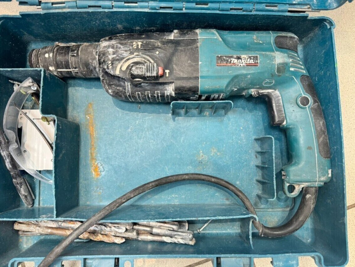 Перфоратор MAKITA hr2450ft