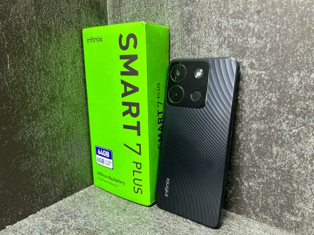 Мобильный телефон Infinix Smart 7 plus 3/64