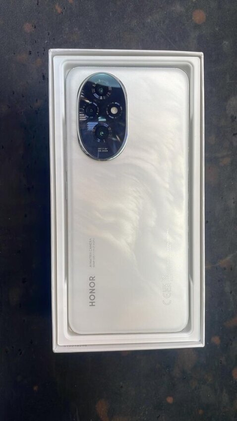 Смартфон Honor 200 8/256