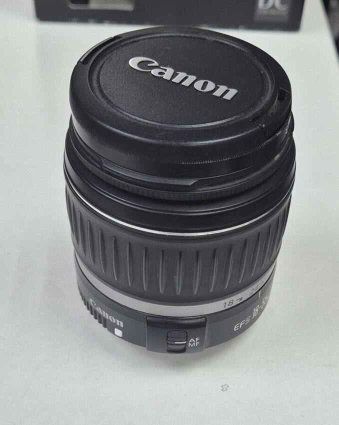 Объектив Canon EFS 18-55
