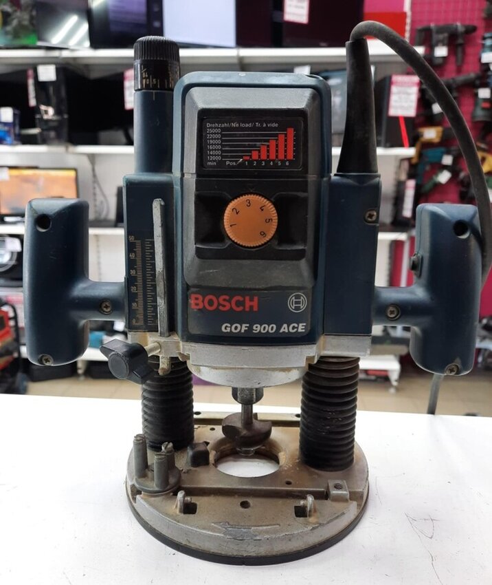 Фрезер Bosch Gof 900 ae