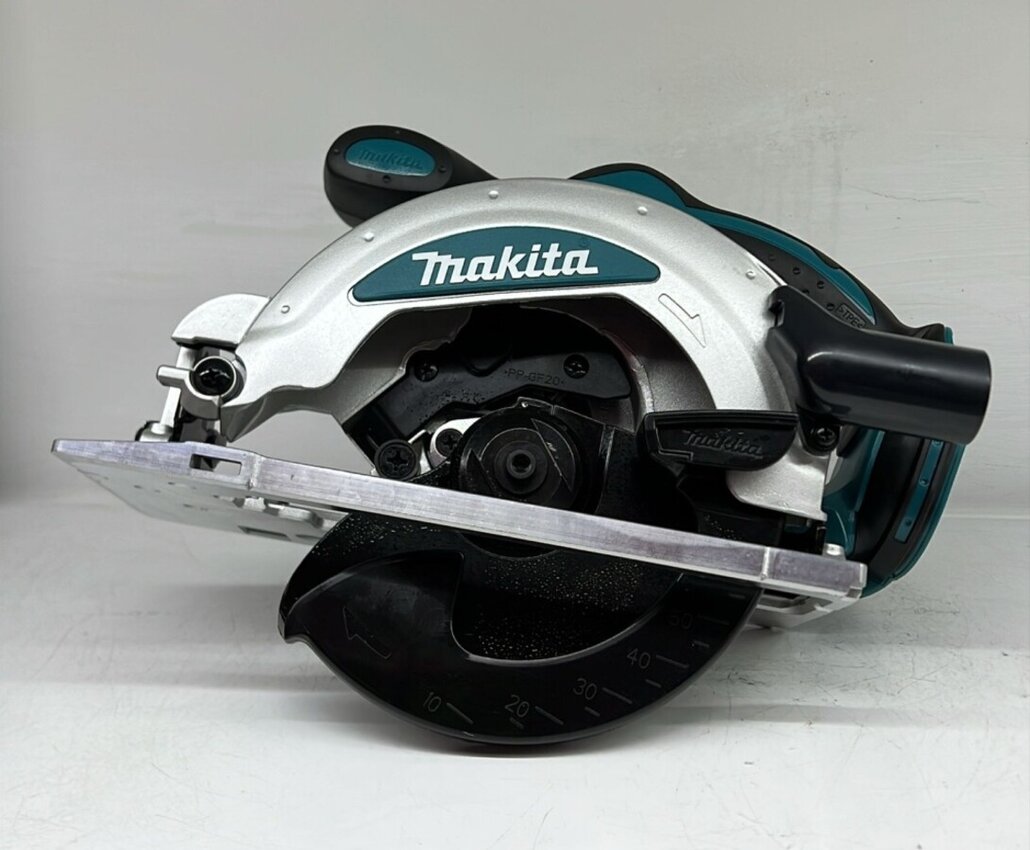 Циркулярная пила Makita DSS610