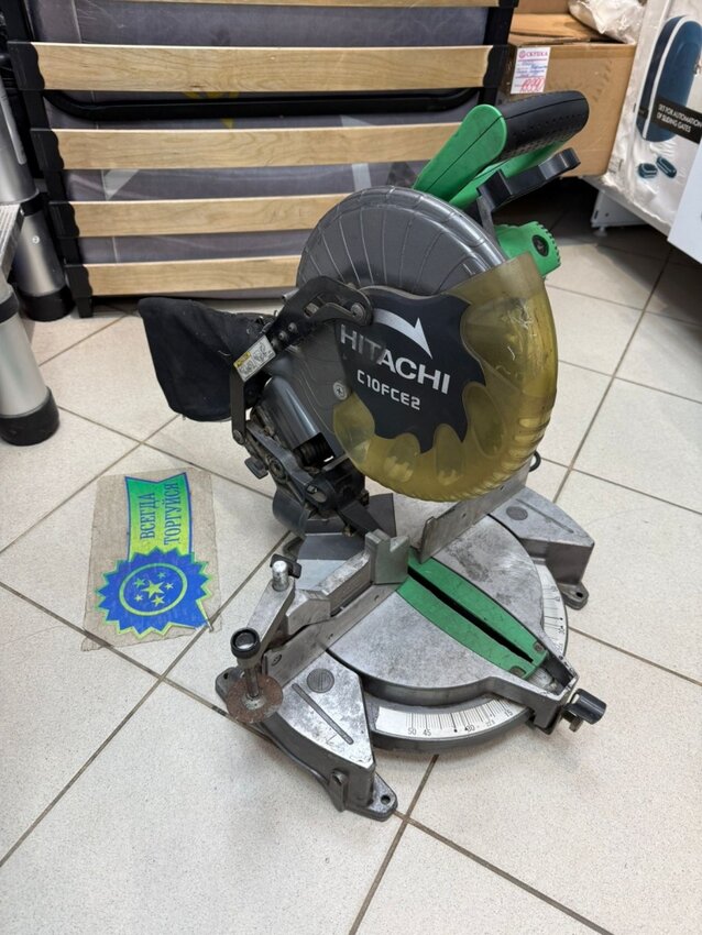 Торцовочная пила  HITACHI c10fce2