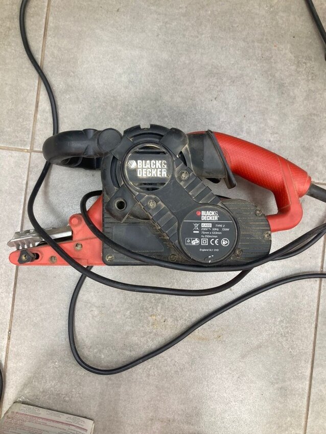 Шлифмашина black decker