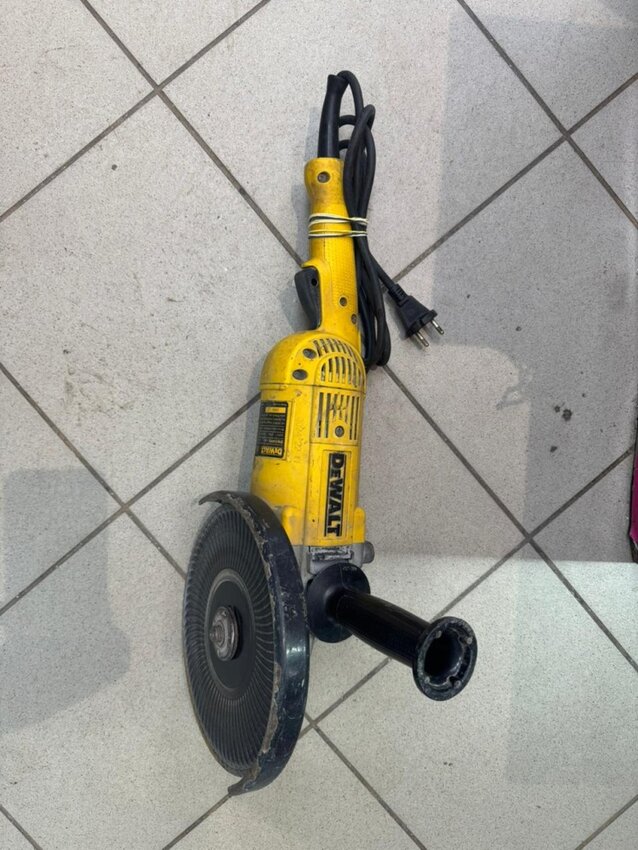 УШМ (Болгарка) DEWALT DWE 490-Qs