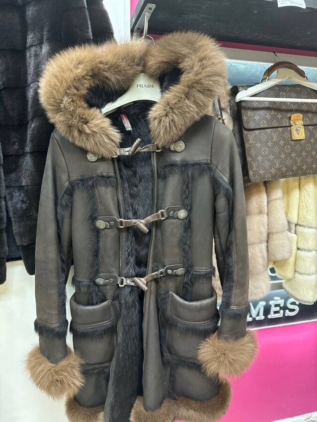 Дубленка PRADA  44-46